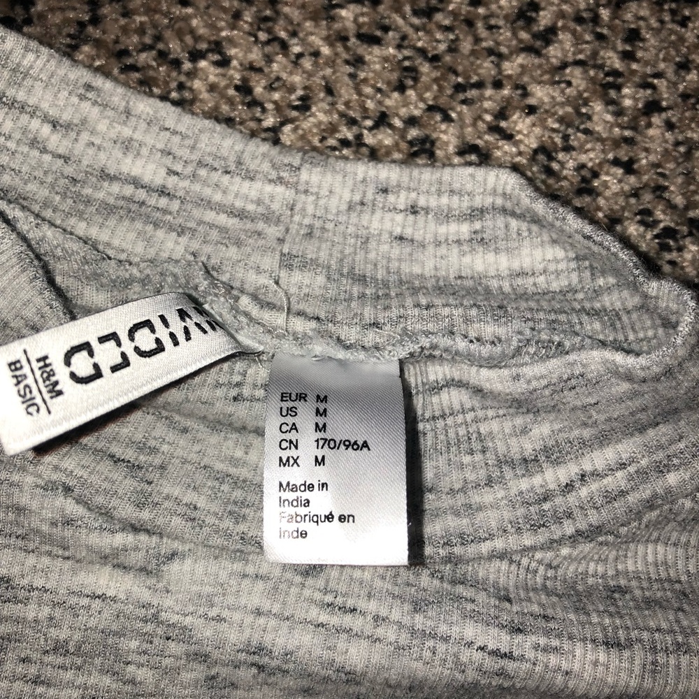 Grey crop top - Picture 2 of 2